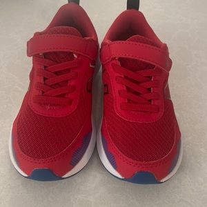 NWOT boys new balance sneakers size 11.5